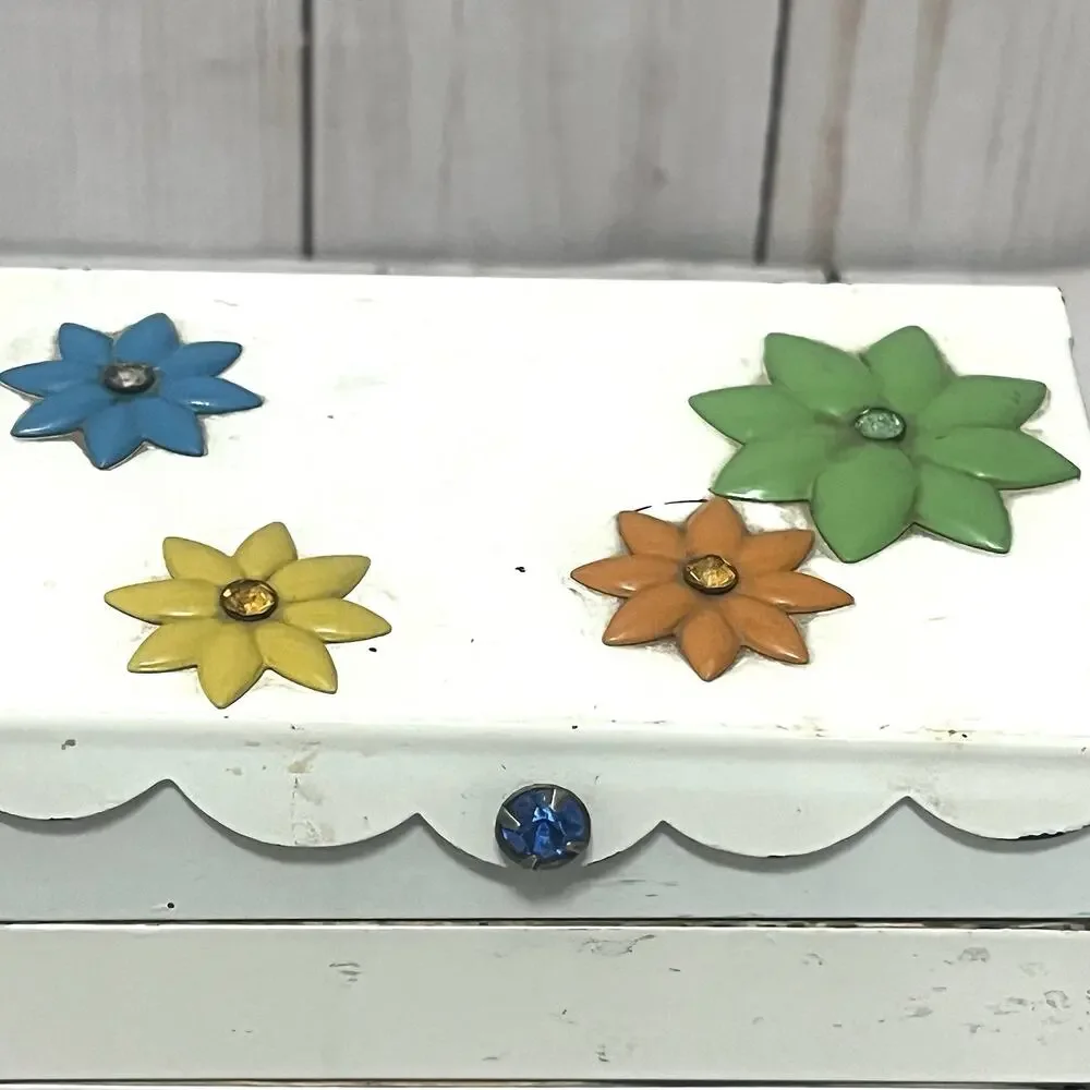 Mod 1960s Vintage Japan Metal Daisy Accordion Jewelry Box Whimsy
